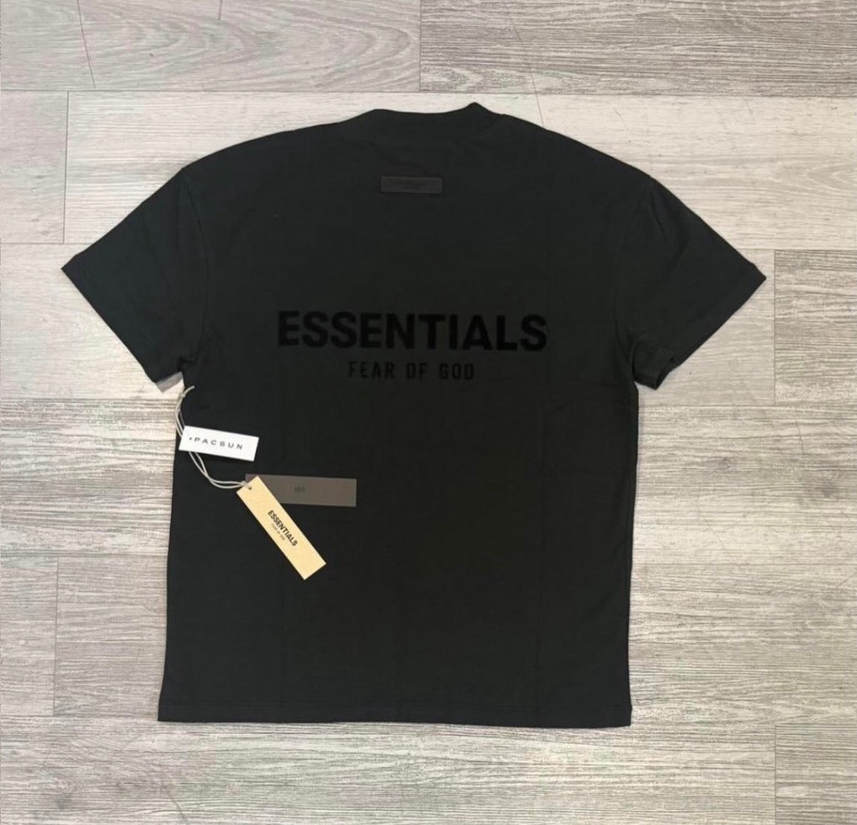 Playera essentials