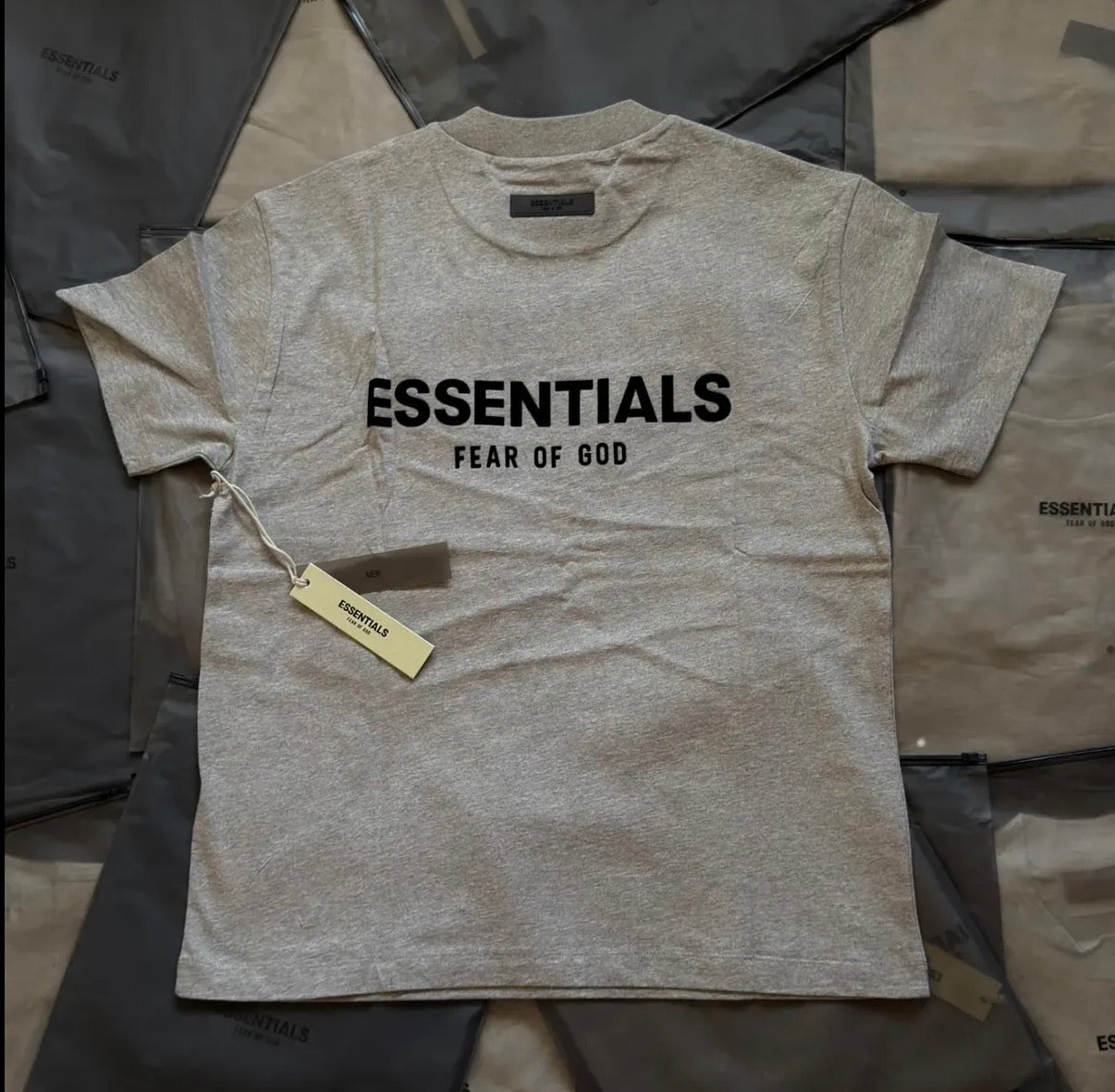Playera essentials